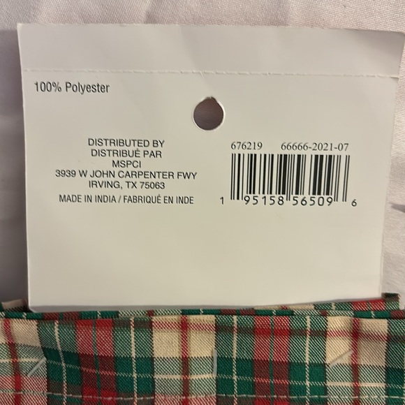 6 Bags - Celebrate It! 9” x 6.5” Plaid Gift Bags (2 per pack) NWT - Picture 6 of 10